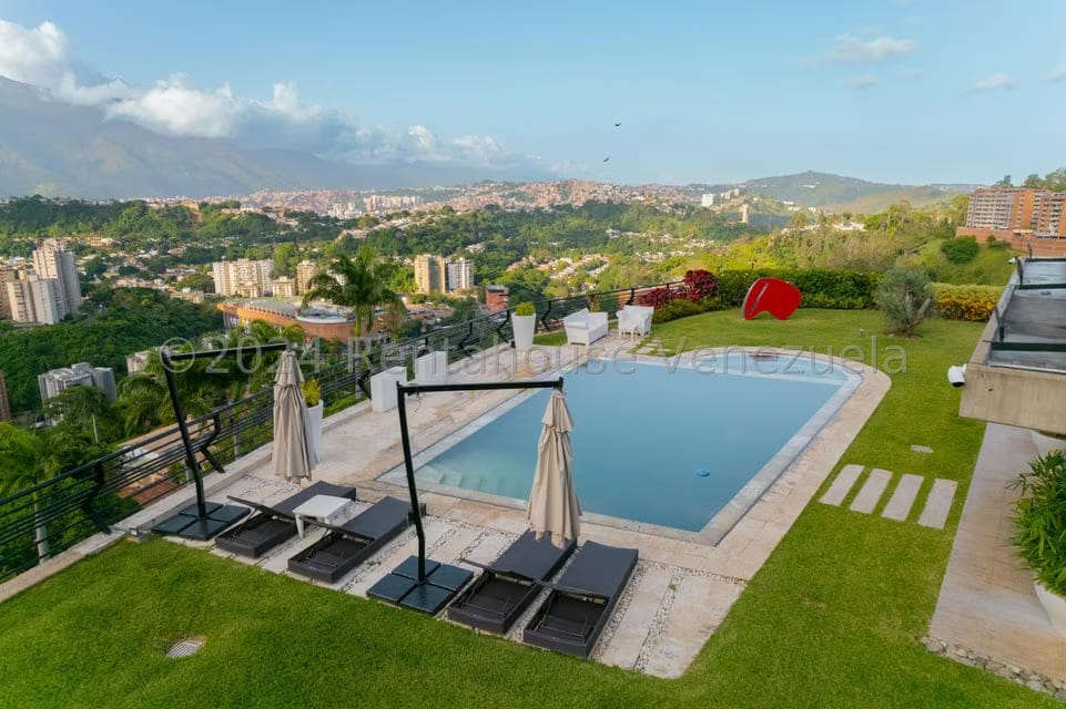 Casa (Multipes Niveles) en Venta en Cerro Verde, Distrito Metropolitano - 10