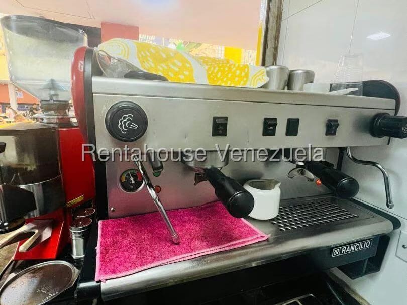 Comercial (Local Comercial) en Alquiler en Parroquia La Candelaria, Distrito Metropolitano - 3