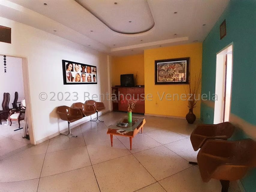 Comercial (Consultorio Medico) en Venta en Centro, Aragua - 12