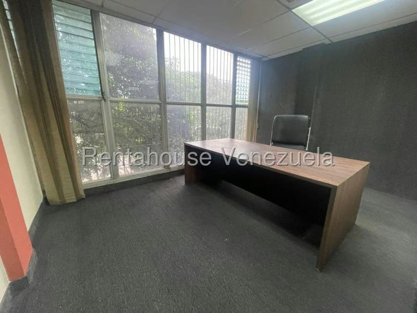 Comercial (Local Comercial) en Alquiler en Los Chaguaramos, Distrito Metropolitano - 9