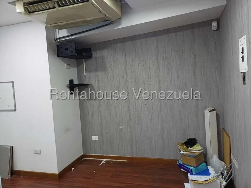 Comercial (Local Comercial) en Alquiler en Las Mercedes, Distrito Metropolitano - 4