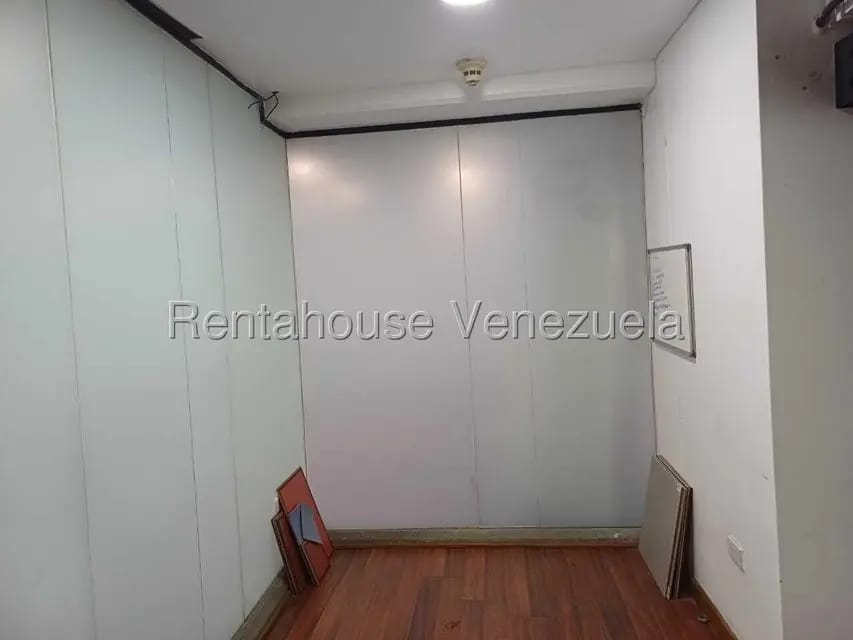 Comercial (Local Comercial) en Alquiler en Las Mercedes, Distrito Metropolitano - 5