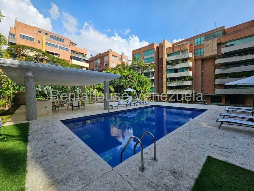 Apartamento (1 Nivel) en Alquiler en Campo Alegre, Distrito Metropolitano