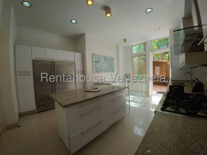 Apartamento (1 Nivel) en Alquiler en Campo Alegre, Distrito Metropolitano - 14