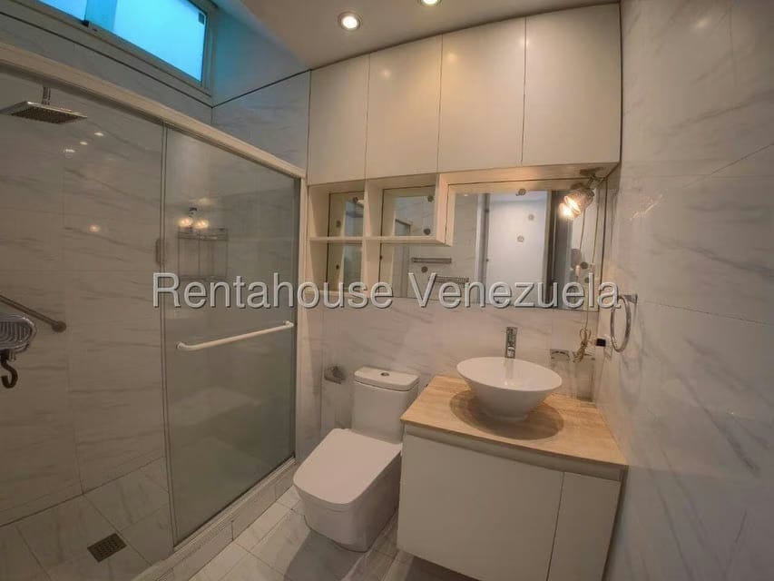 Apartamento (1 Nivel) en Alquiler en Campo Alegre, Distrito Metropolitano - 27