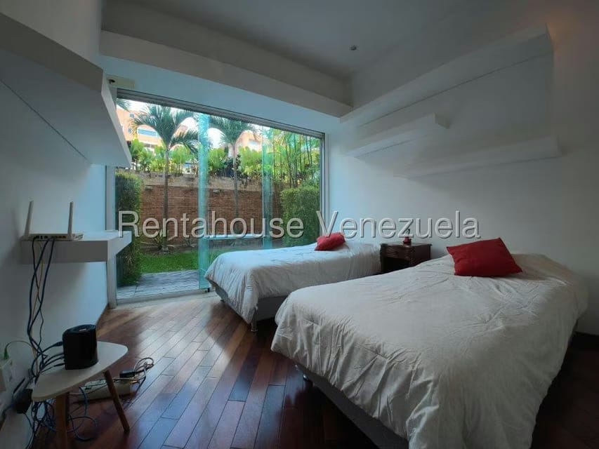 Apartamento (1 Nivel) en Alquiler en Campo Alegre, Distrito Metropolitano - 28