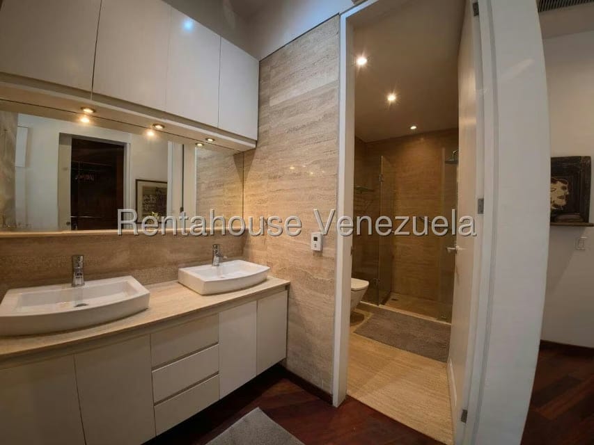 Apartamento (1 Nivel) en Alquiler en Campo Alegre, Distrito Metropolitano - 37