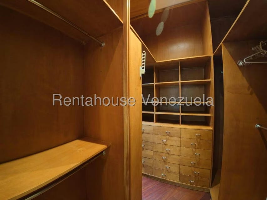Apartamento (1 Nivel) en Alquiler en Campo Alegre, Distrito Metropolitano - 39