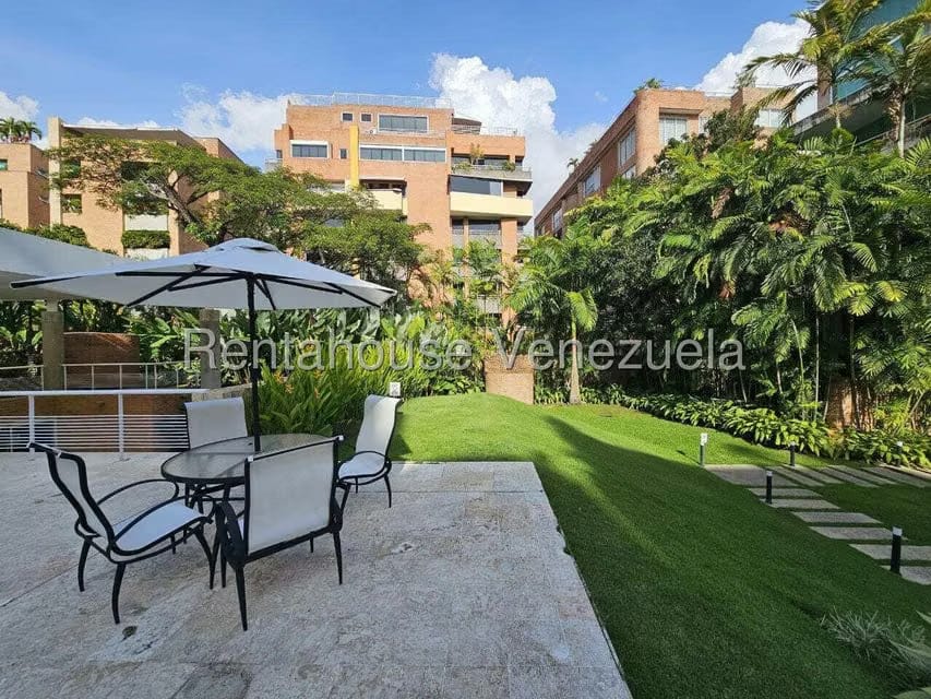 Apartamento (1 Nivel) en Alquiler en Campo Alegre, Distrito Metropolitano - 55