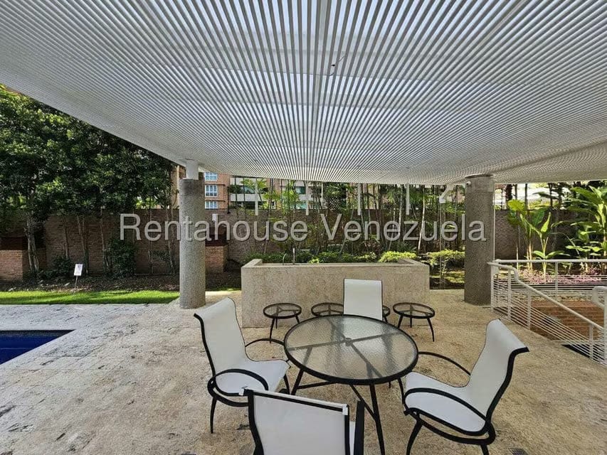 Apartamento (1 Nivel) en Alquiler en Campo Alegre, Distrito Metropolitano - 56