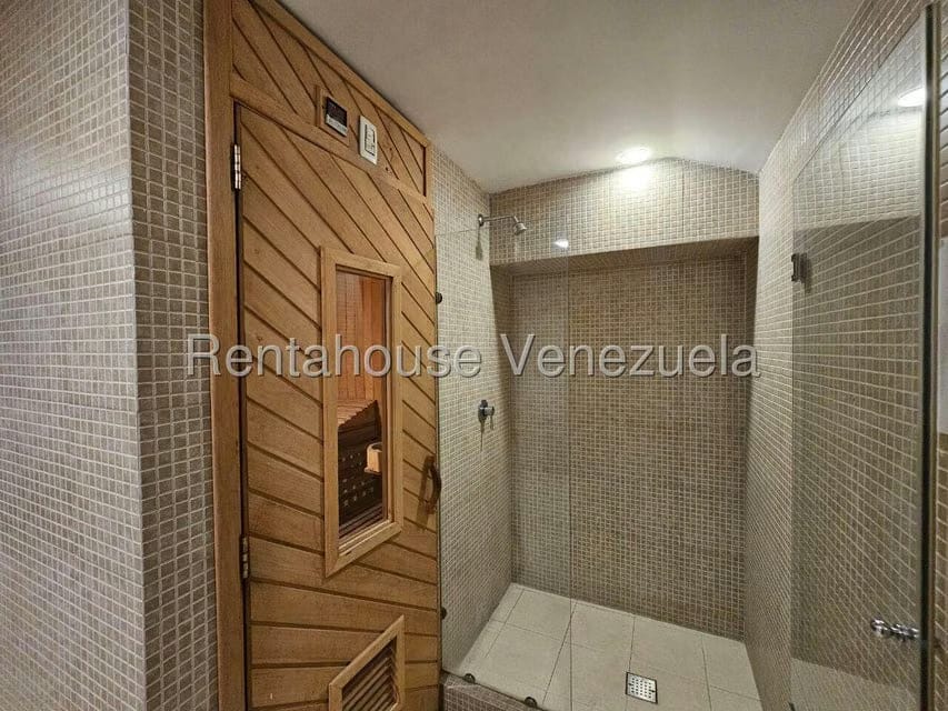 Apartamento (1 Nivel) en Alquiler en Campo Alegre, Distrito Metropolitano - 64