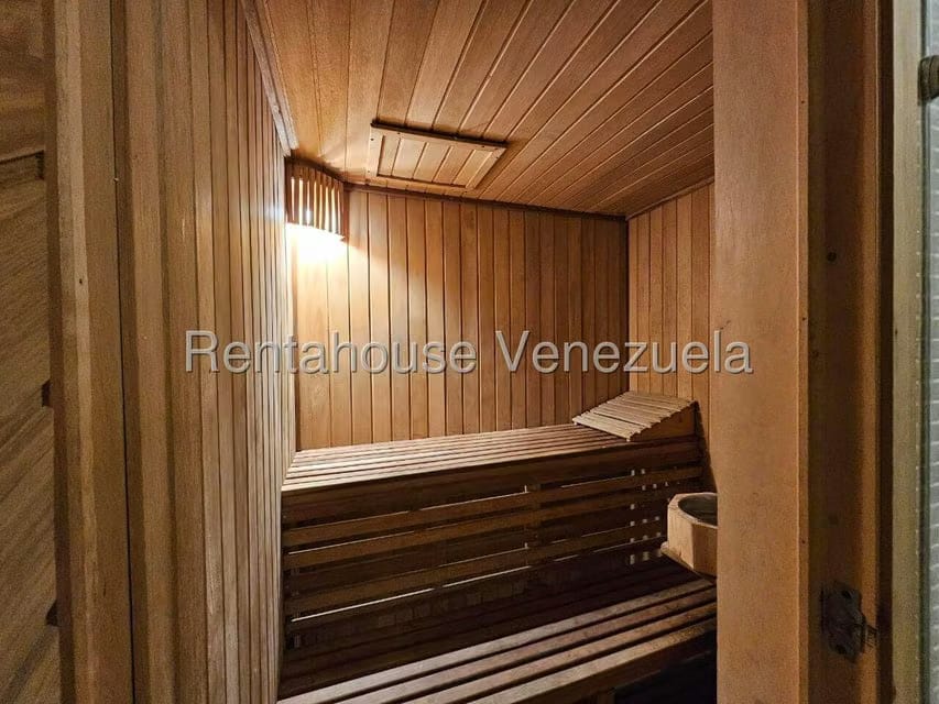 Apartamento (1 Nivel) en Alquiler en Campo Alegre, Distrito Metropolitano - 65