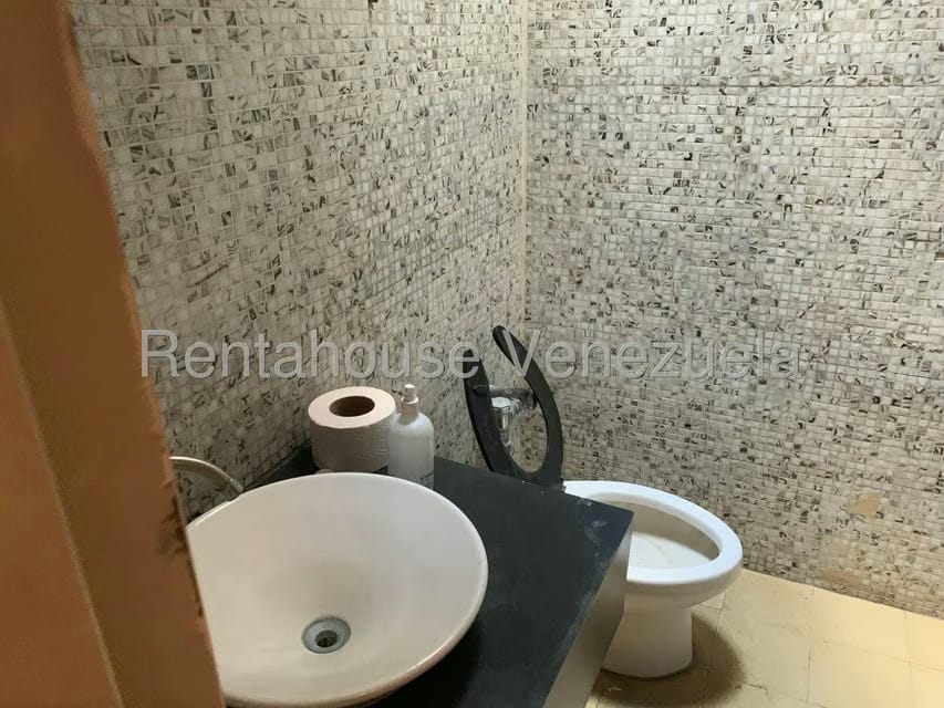 Comercial (Local Comercial) en Alquiler en La Castellana, Distrito Metropolitano - 14