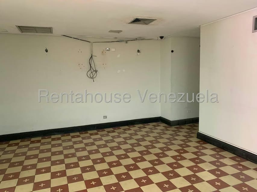 Comercial (Local Comercial) en Alquiler en La Castellana, Distrito Metropolitano - 4