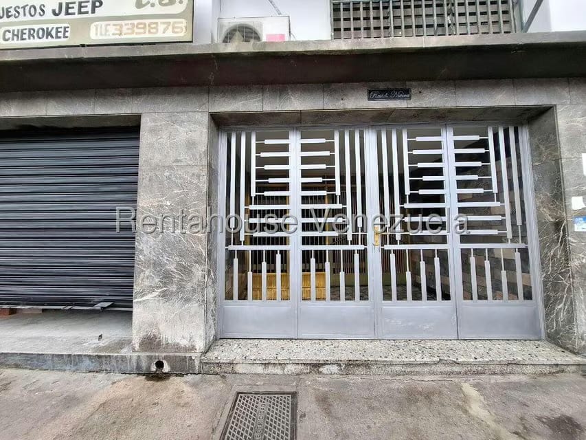 Apartamento (Multiples Niveles) en Venta en La Barraca, Aragua - 2