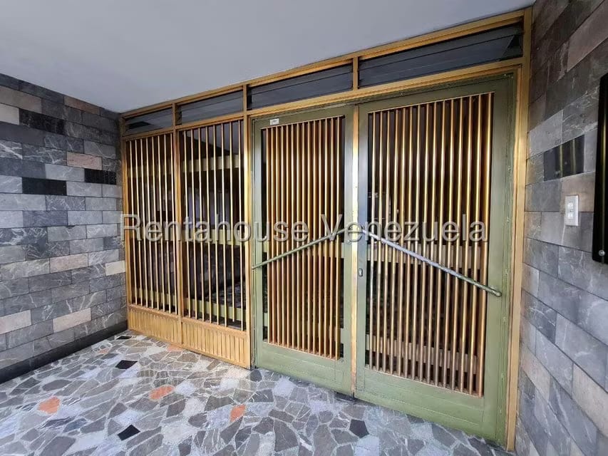 Apartamento (Multiples Niveles) en Venta en La Barraca, Aragua - 3