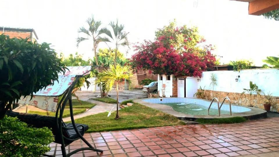 vendo amplia casa de oportunidad con piscina - 4