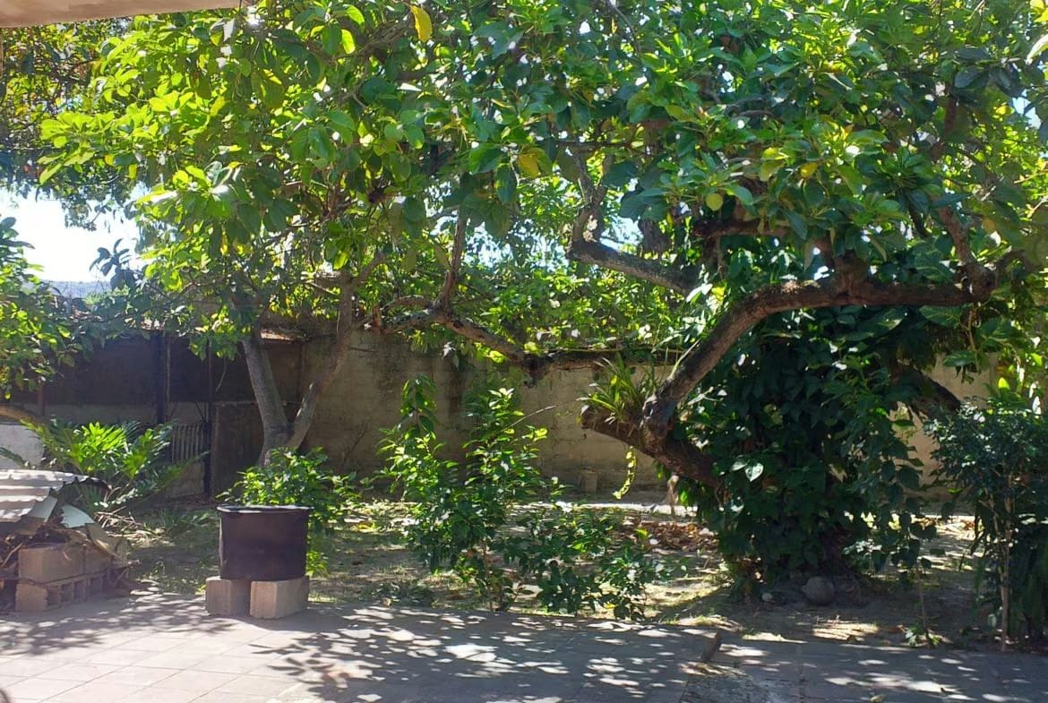 vendo amplia casa de oportunidad con piscina - 5