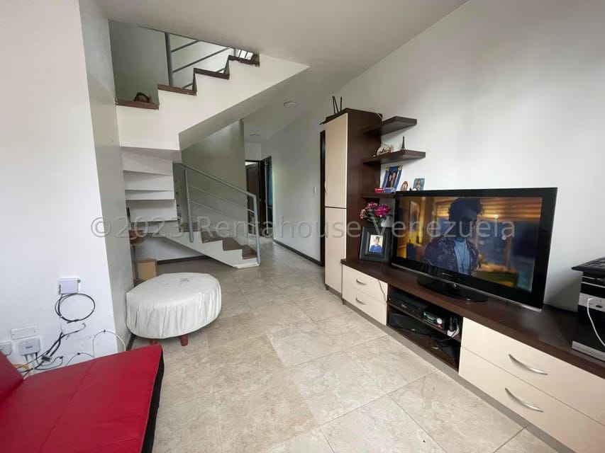 Apartamento (1 Nivel) en Alquiler en Colinas del Viento, Lara - 12