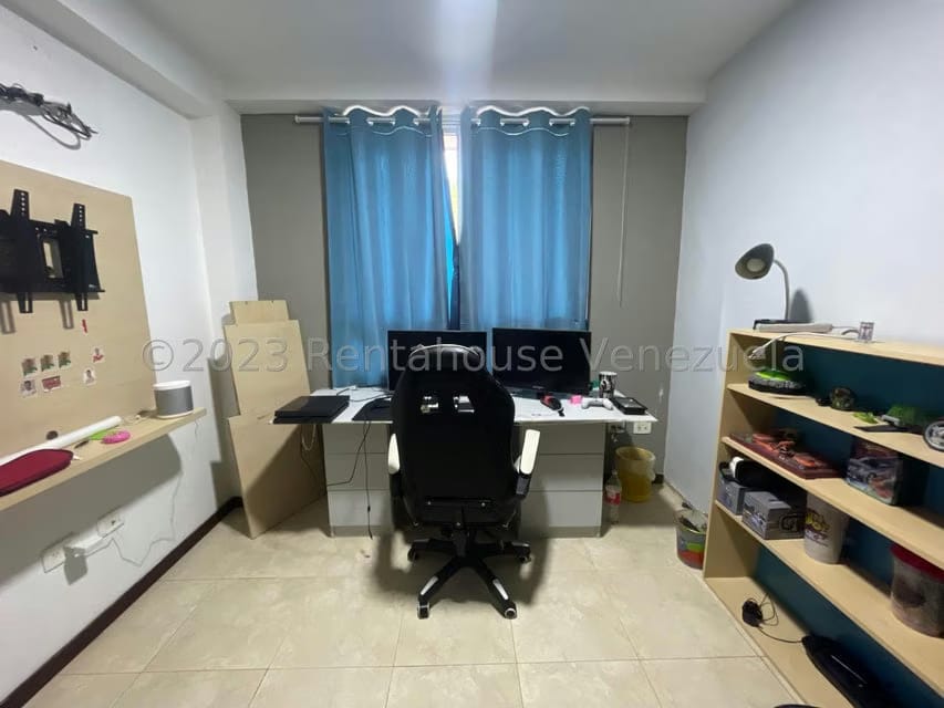 Apartamento (1 Nivel) en Alquiler en Colinas del Viento, Lara - 16