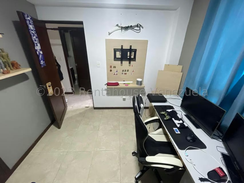 Apartamento (1 Nivel) en Alquiler en Colinas del Viento, Lara - 18