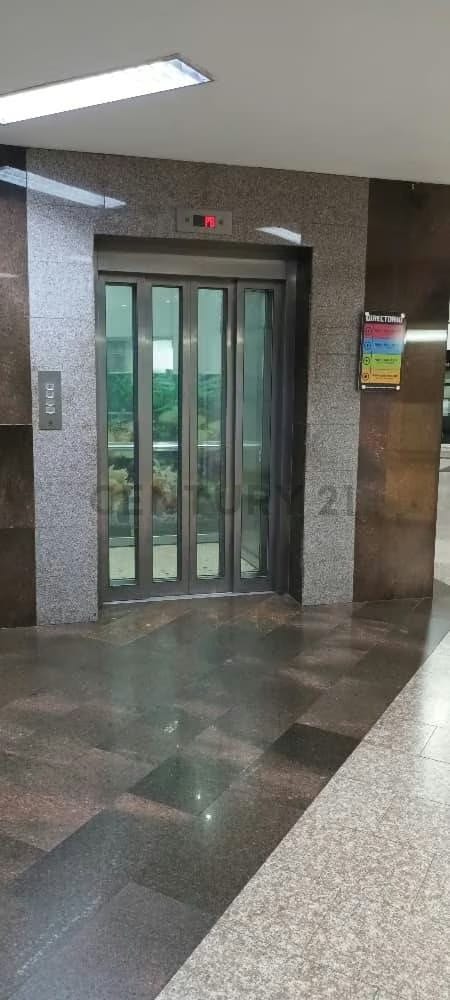 Venta de Local Comercial el Centro Comercial Plazas Las Américas de 60 m2 - 14
