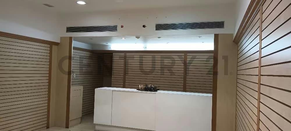 Venta de Local Comercial el Centro Comercial Plazas Las Américas de 60 m2 - 3