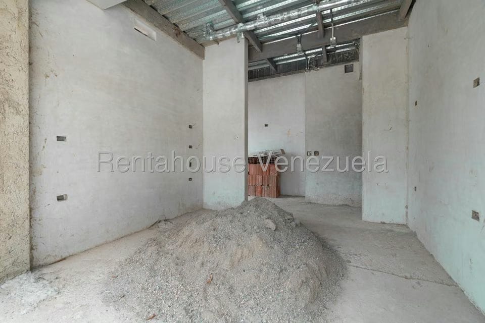 Casa (Duplex) en Venta en Santa Paula, Distrito Metropolitano - 24