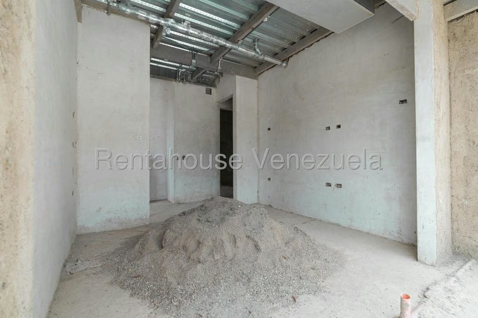 Casa (Duplex) en Venta en Santa Paula, Distrito Metropolitano - 38