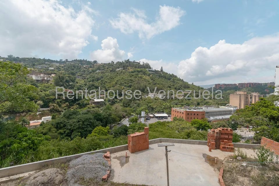 Casa (Duplex) en Venta en Santa Paula, Distrito Metropolitano - 61