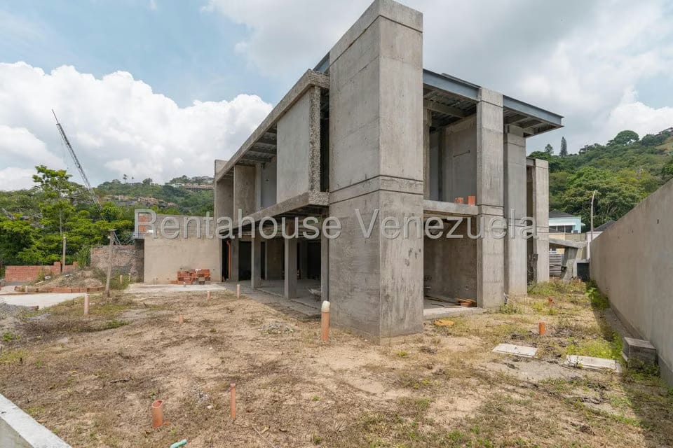 Casa (Duplex) en Venta en Santa Paula, Distrito Metropolitano - 70