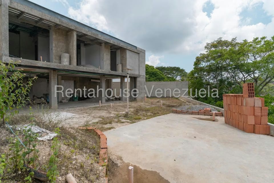 Casa (Duplex) en Venta en Santa Paula, Distrito Metropolitano - 72