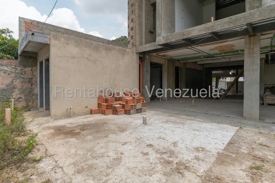 Casa (Duplex) en Venta en Santa Paula, Distrito Metropolitano - 73