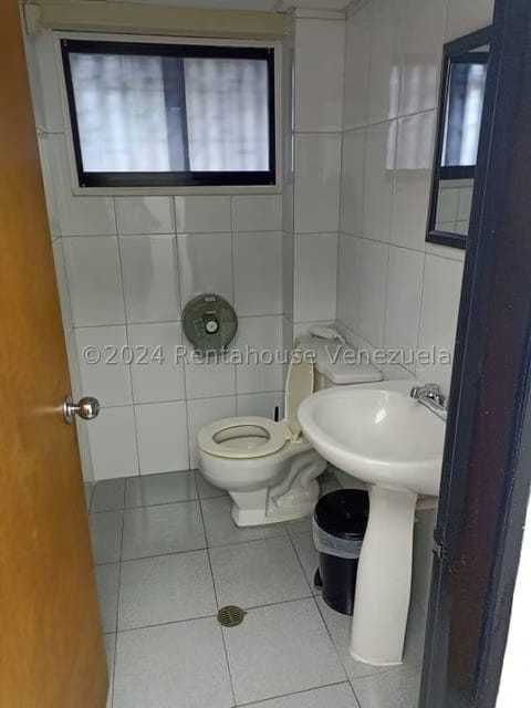 Comercial (Consultorio Medico) en Venta en Santa Monica, Distrito Metropolitano - 12