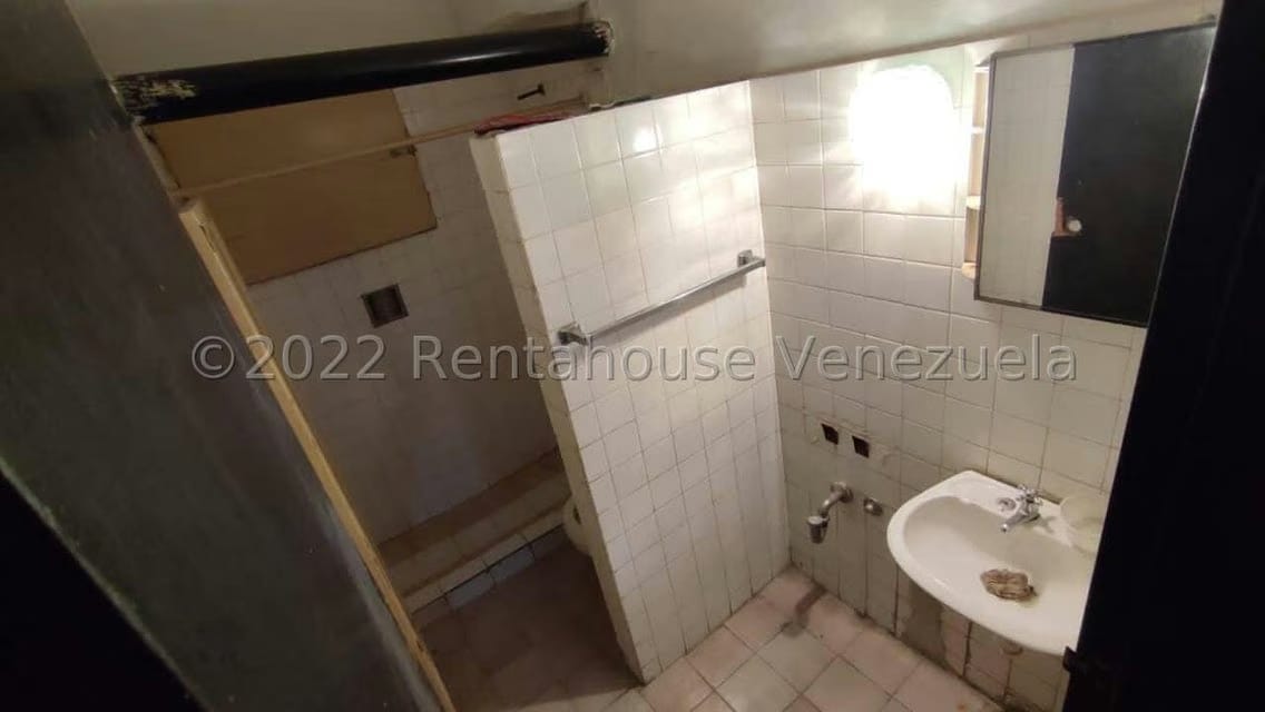 Comercial (Local Comercial) en Venta en Parroquia Catedral, Distrito Metropolitano - 11