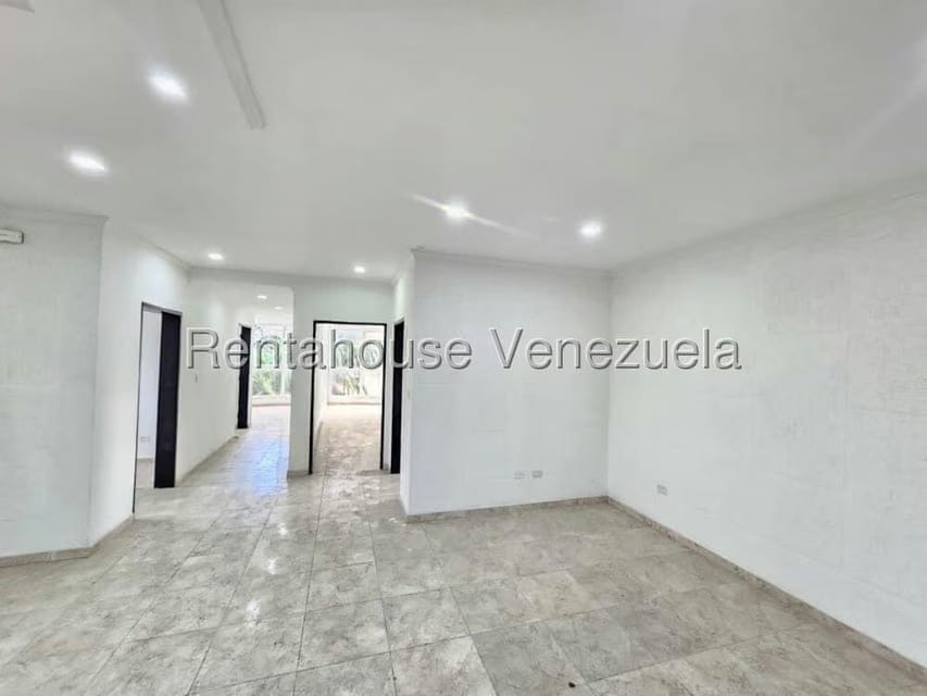 Apartamento (1 Nivel) en Venta en Zona Centro, Aragua - 12