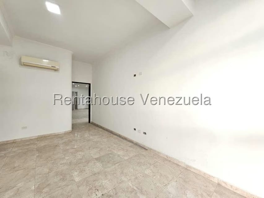 Apartamento (1 Nivel) en Venta en Zona Centro, Aragua - 27