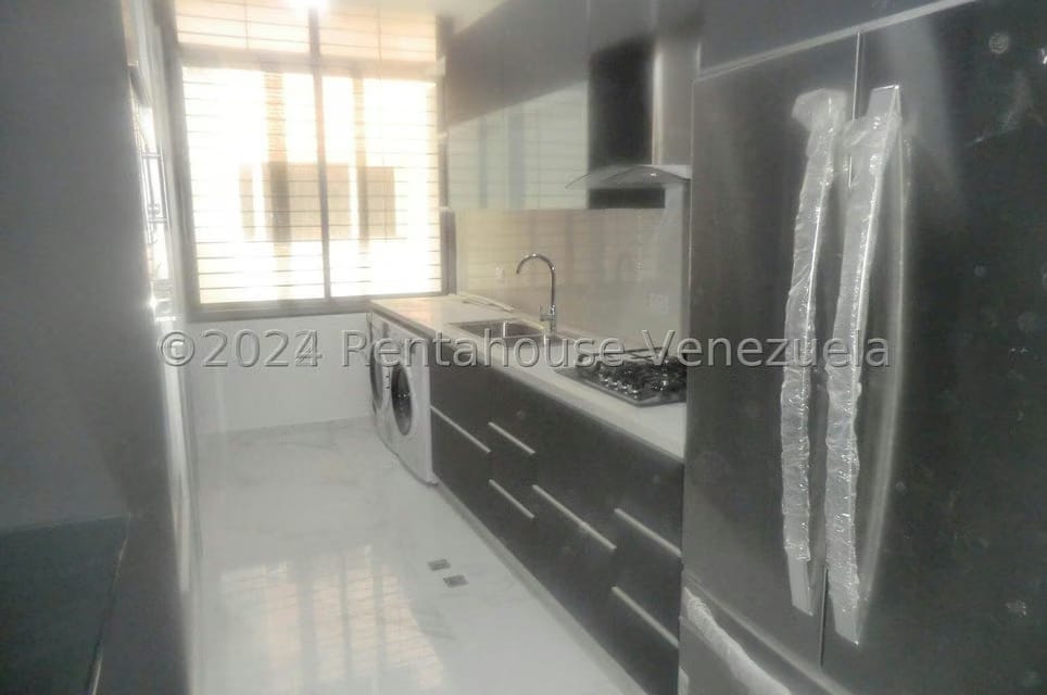 Apartamento (1 Nivel) en Alquiler en Los Chorros, Distrito Metropolitano - 12