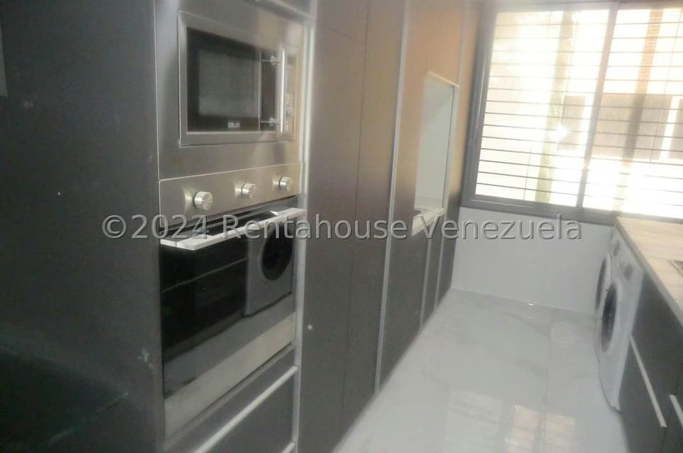 Apartamento (1 Nivel) en Alquiler en Los Chorros, Distrito Metropolitano - 13