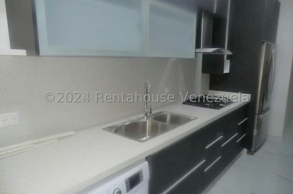 Apartamento (1 Nivel) en Alquiler en Los Chorros, Distrito Metropolitano - 14
