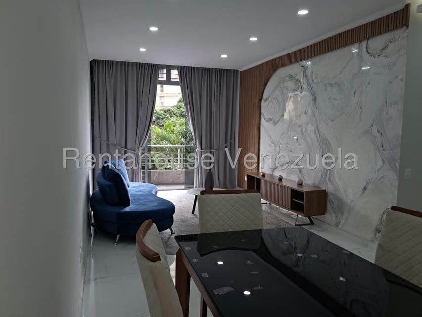 Apartamento (1 Nivel) en Alquiler en Los Chorros, Distrito Metropolitano - 17