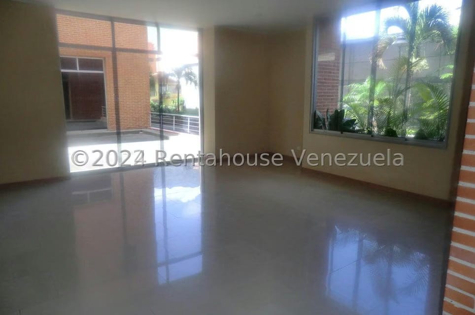 Apartamento (1 Nivel) en Alquiler en Los Chorros, Distrito Metropolitano - 3