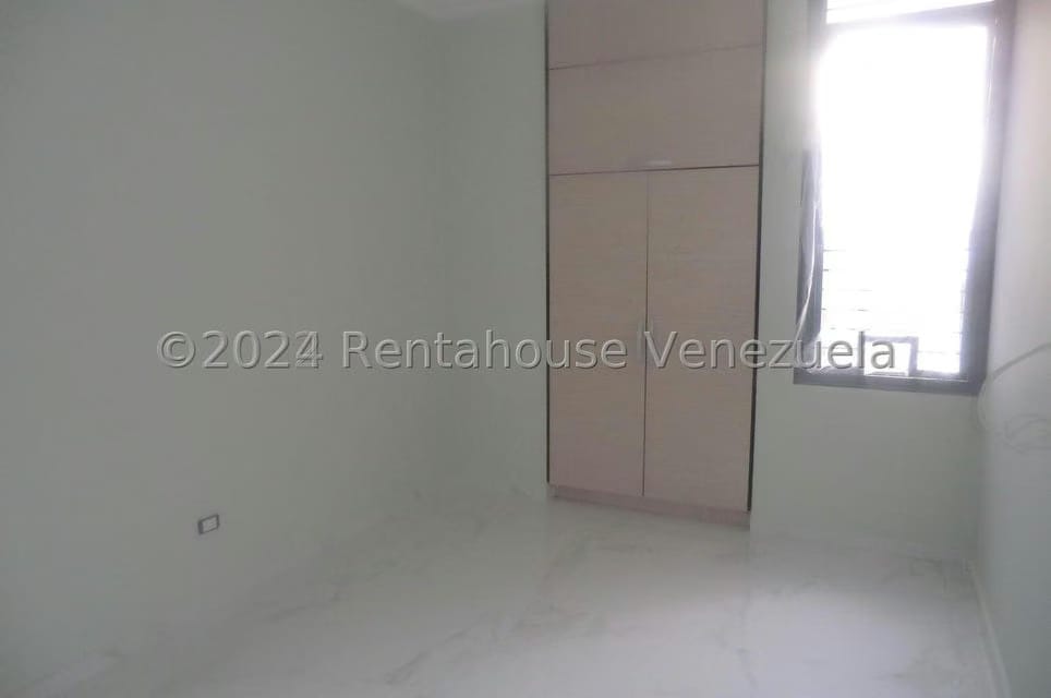 Apartamento (1 Nivel) en Alquiler en Los Chorros, Distrito Metropolitano - 25