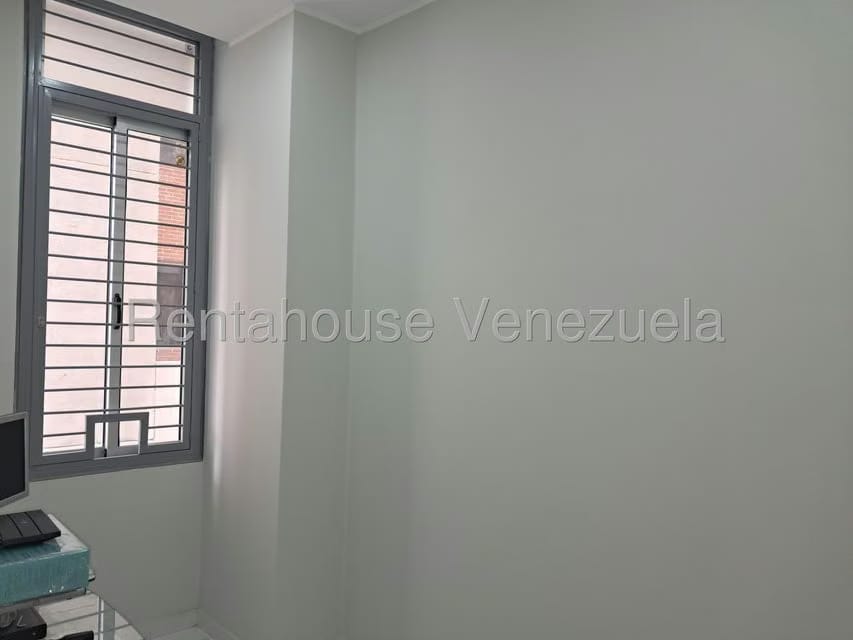 Apartamento (1 Nivel) en Alquiler en Los Chorros, Distrito Metropolitano - 33