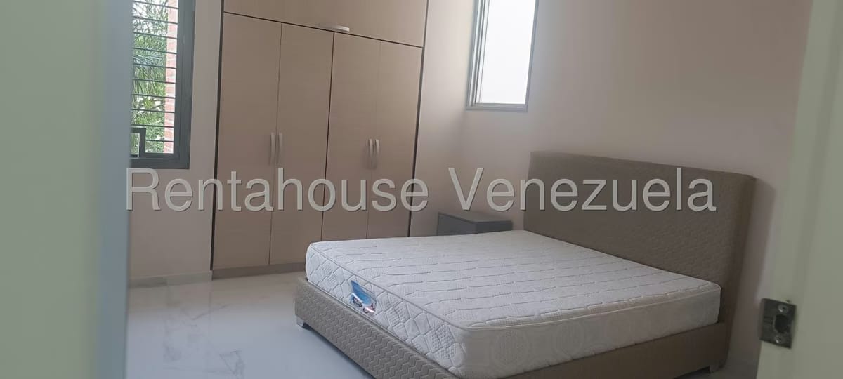 Apartamento (1 Nivel) en Alquiler en Los Chorros, Distrito Metropolitano - 35