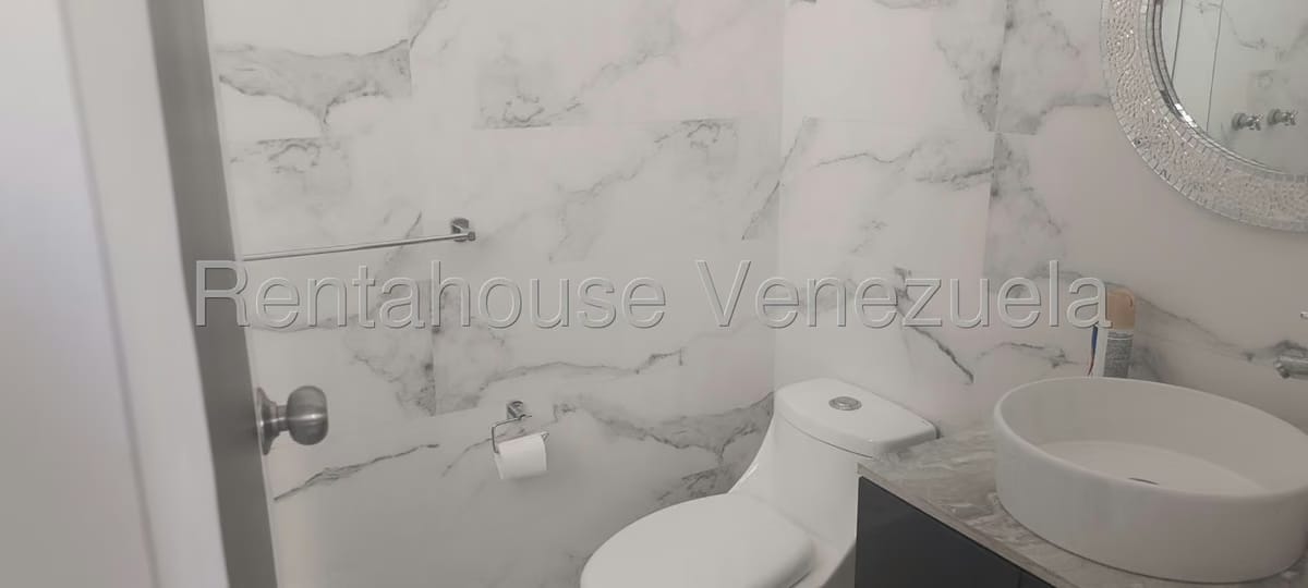 Apartamento (1 Nivel) en Alquiler en Los Chorros, Distrito Metropolitano - 38