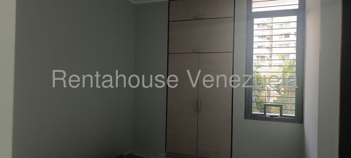 Apartamento (1 Nivel) en Alquiler en Los Chorros, Distrito Metropolitano - 40