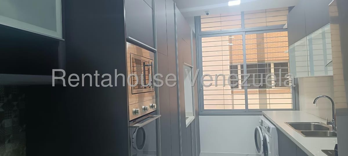 Apartamento (1 Nivel) en Alquiler en Los Chorros, Distrito Metropolitano - 10