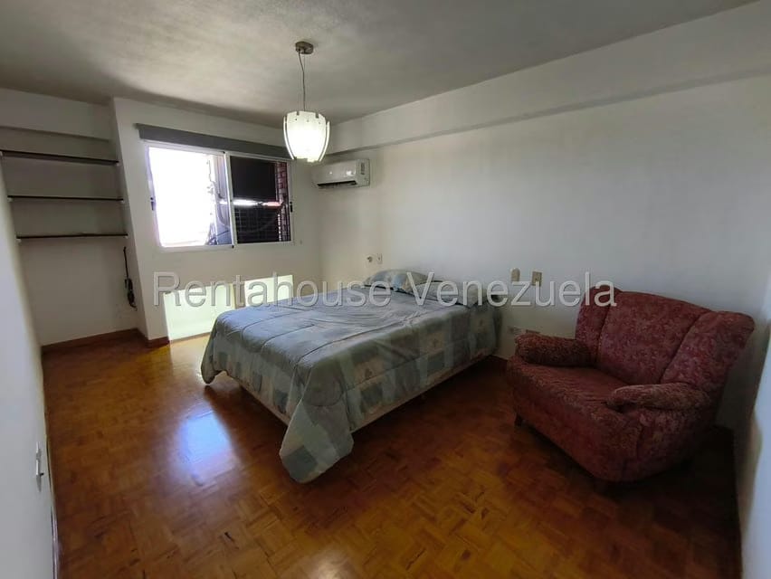 Apartamento (1 Nivel) en Alquiler en Terrazas de Santa Ines, Distrito Metropolitano - 18