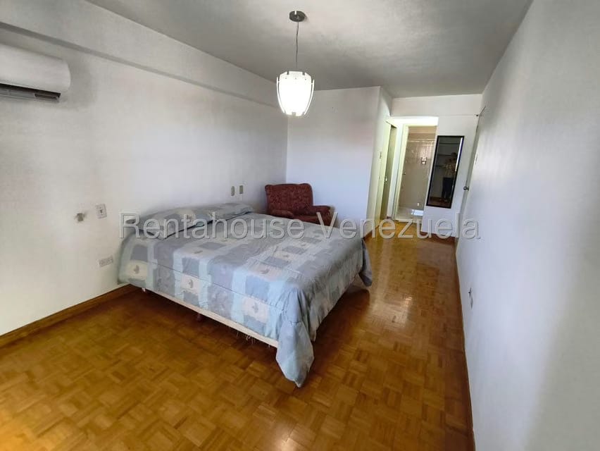 Apartamento (1 Nivel) en Alquiler en Terrazas de Santa Ines, Distrito Metropolitano - 19